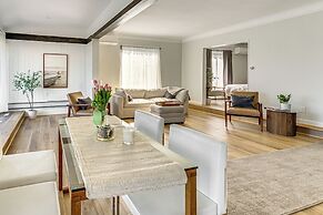 4 Boat Slips: Getaway on Mouth of Clinton River!