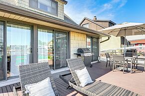 4 Boat Slips: Getaway on Mouth of Clinton River!