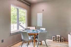 Greers Ferry Lake Retreat: Game Room + Fire Pit!