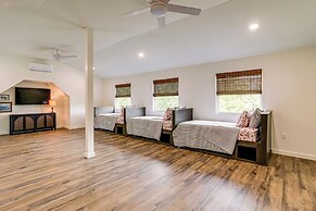 Greers Ferry Lake Retreat: Game Room + Fire Pit!