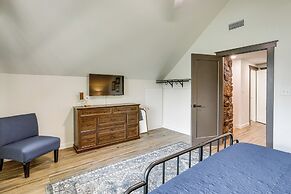 Greers Ferry Lake Retreat: Game Room + Fire Pit!