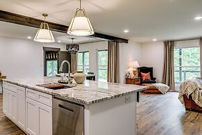 Greers Ferry Lake Retreat: Game Room + Fire Pit!