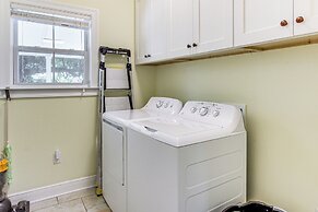 < 1 Mi to Shore & Pier: Relaxing Long Beach Escape