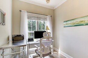 < 1 Mi to Shore & Pier: Relaxing Long Beach Escape