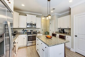 < 1 Mi to Shore & Pier: Relaxing Long Beach Escape