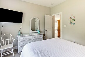 < 1 Mi to Shore & Pier: Relaxing Long Beach Escape