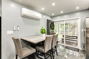 < 2 Mi to Big Bass Lake: Modern Mtn Chalet!