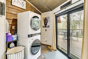 Hot Tub + Arcade Table: Spacious Retreat in Lead