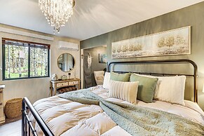 Hot Tub + Arcade Table: Spacious Retreat in Lead