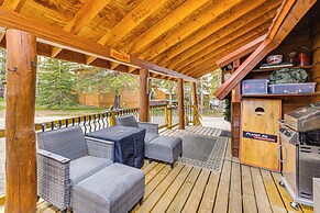 Hot Tub + Arcade Table: Spacious Retreat in Lead