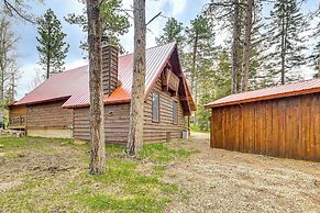 Hot Tub + Arcade Table: Spacious Retreat in Lead