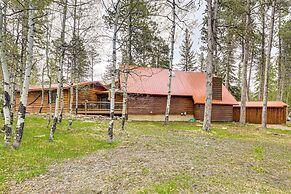 Hot Tub + Arcade Table: Spacious Retreat in Lead
