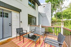 3 Mi to Frick Park: Artsy, Urban Retreat w/ Deck