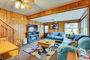 Walk to Wyalusing Beach: Cabin w/ River View!