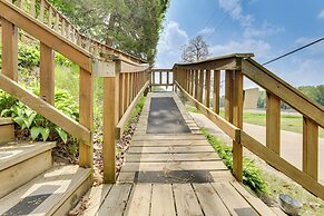 Walk to Wyalusing Beach: Cabin w/ River View!