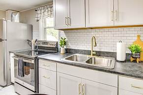 4 Mi to Nolichucky River: Apt w/ Shared Yard!