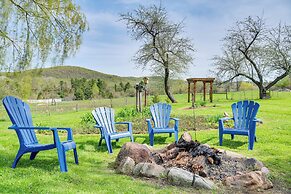 True North Farm House - Historic Family Home