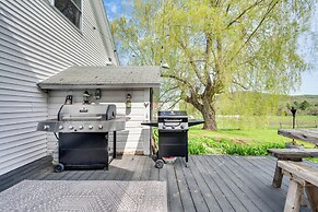 True North Farm House - Historic Family Home