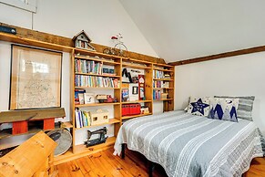 True North Farm House - Historic Family Home