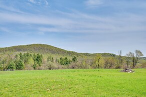 True North Farm House - Historic Family Home