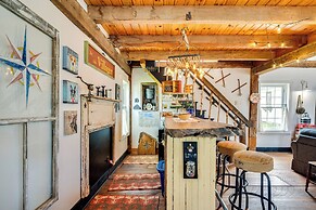 True North Farm House - Historic Family Home