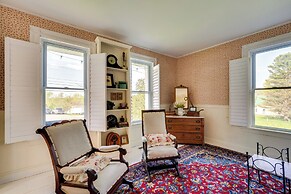 True North Farm House - Historic Family Home