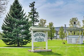 True North Farm House - Historic Family Home