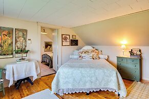 True North Farm House - Historic Family Home