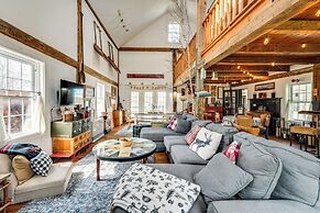 True North Farm House - Historic Family Home