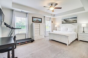 1 Mi to Shopping District: Chic Springfield Home