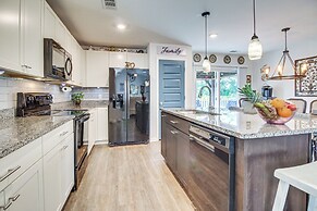 1 Mi to Shopping District: Chic Springfield Home