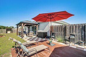 1 Mi to Shopping District: Chic Springfield Home