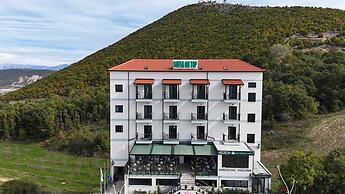Vila Sofia Gllava - Resort