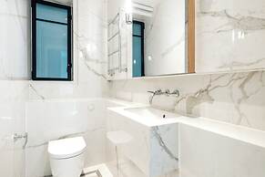 Claridge House by SLO
