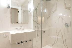Claridge House by SLO