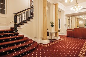 Claridge House by SLO