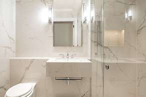 Claridge House by SLO