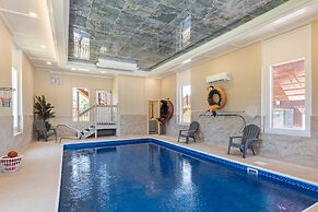 Splash Mountain Lodge 8 Bedroom Cabin