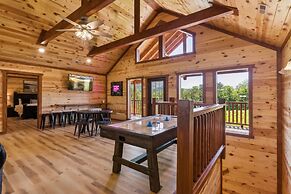 Splash Mountain Lodge 8 Bedroom Cabin