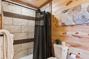 Splash Mountain Lodge 8 Bedroom Cabin