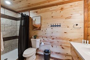 Splash Mountain Lodge 8 Bedroom Cabin