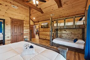 Splash Mountain Lodge 8 Bedroom Cabin