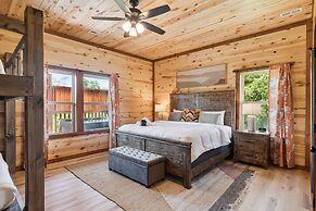 Splash Mountain Lodge 8 Bedroom Cabin