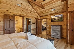 Splash Mountain Lodge 8 Bedroom Cabin
