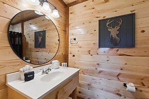 Splash Mountain Lodge 8 Bedroom Cabin