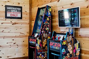 Splash Mountain Lodge 8 Bedroom Cabin