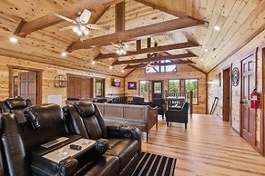 Splash Mountain Lodge 8 Bedroom Cabin