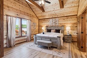 Splash Mountain Lodge 8 Bedroom Cabin