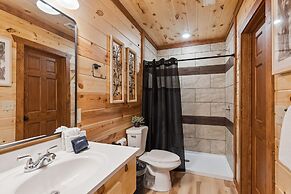 Splash Mountain Lodge 8 Bedroom Cabin