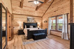 Splash Mountain Lodge 8 Bedroom Cabin